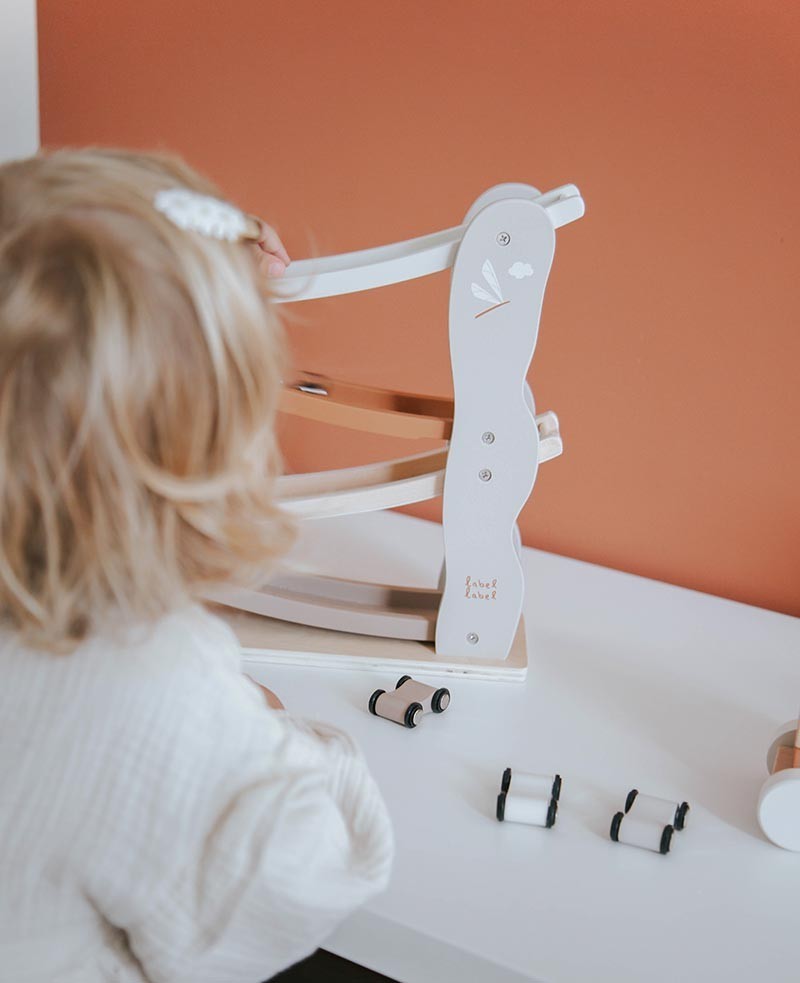 Toboggan de petites voitures en bois